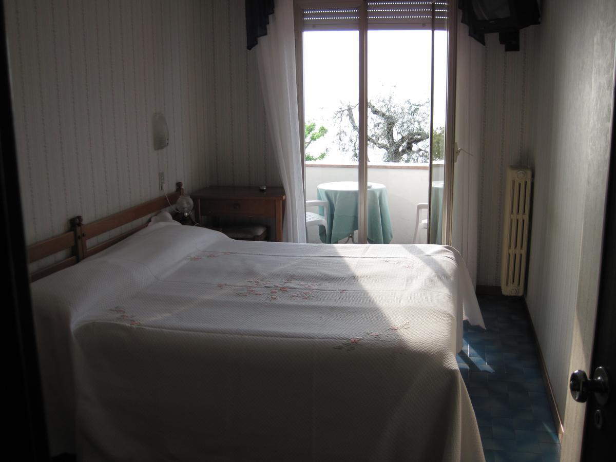 Piccolo Hotel Direkt Am See Brenzone sul Garda Εξωτερικό φωτογραφία