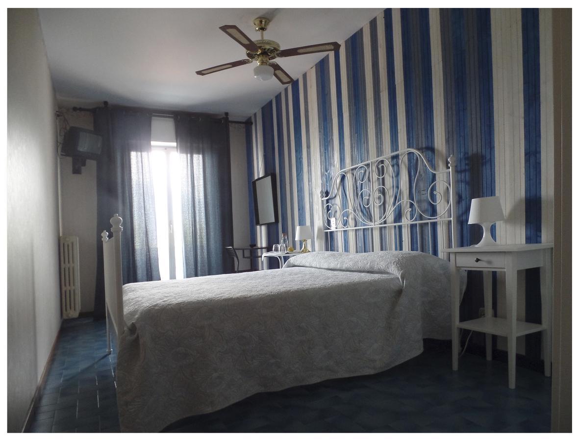 Piccolo Hotel Direkt Am See Brenzone sul Garda Εξωτερικό φωτογραφία