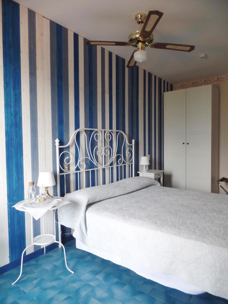 Piccolo Hotel Direkt Am See Brenzone sul Garda Εξωτερικό φωτογραφία