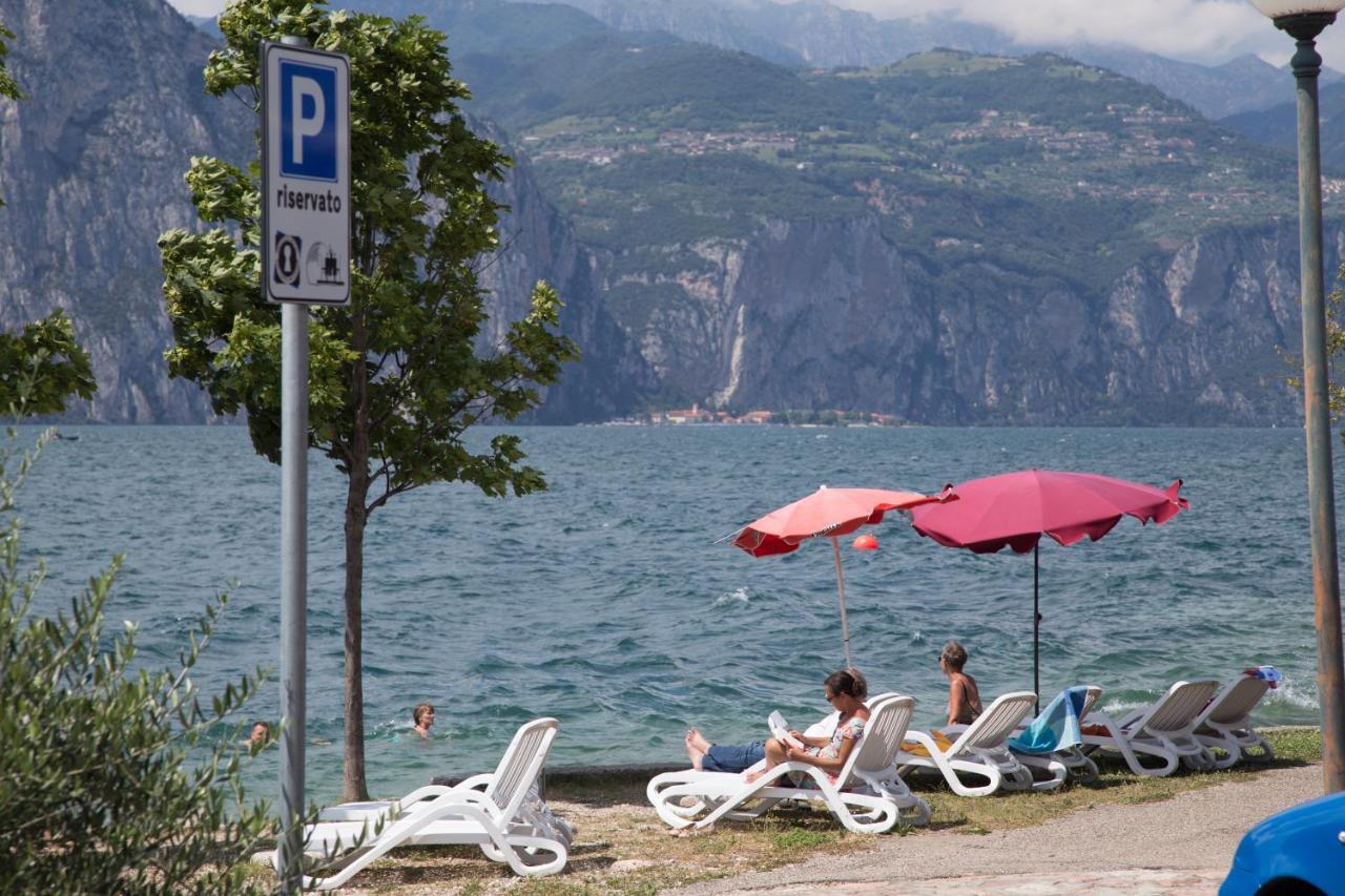 Piccolo Hotel Direkt Am See Brenzone sul Garda Εξωτερικό φωτογραφία