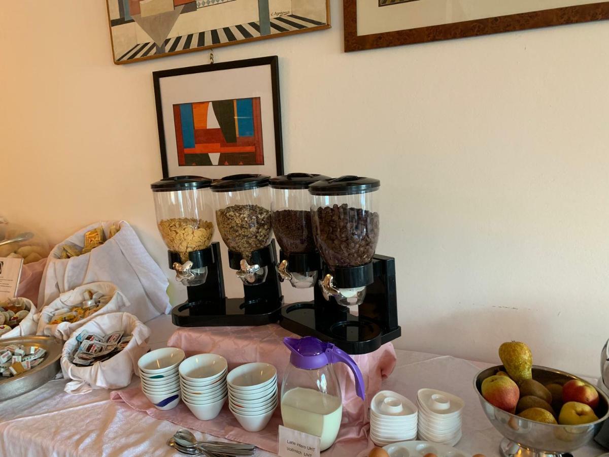 Piccolo Hotel Direkt Am See Brenzone sul Garda Εξωτερικό φωτογραφία